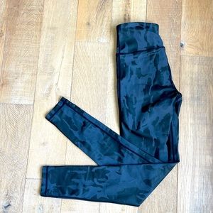 Mono B camo leggings